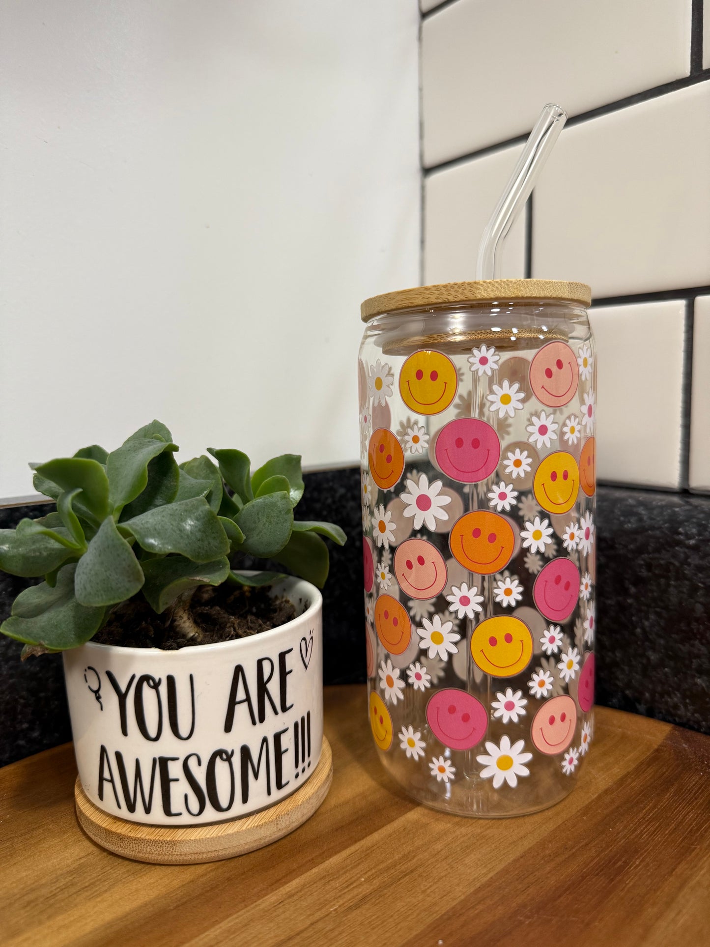 Flowers & Smileys Glass Tumbler
