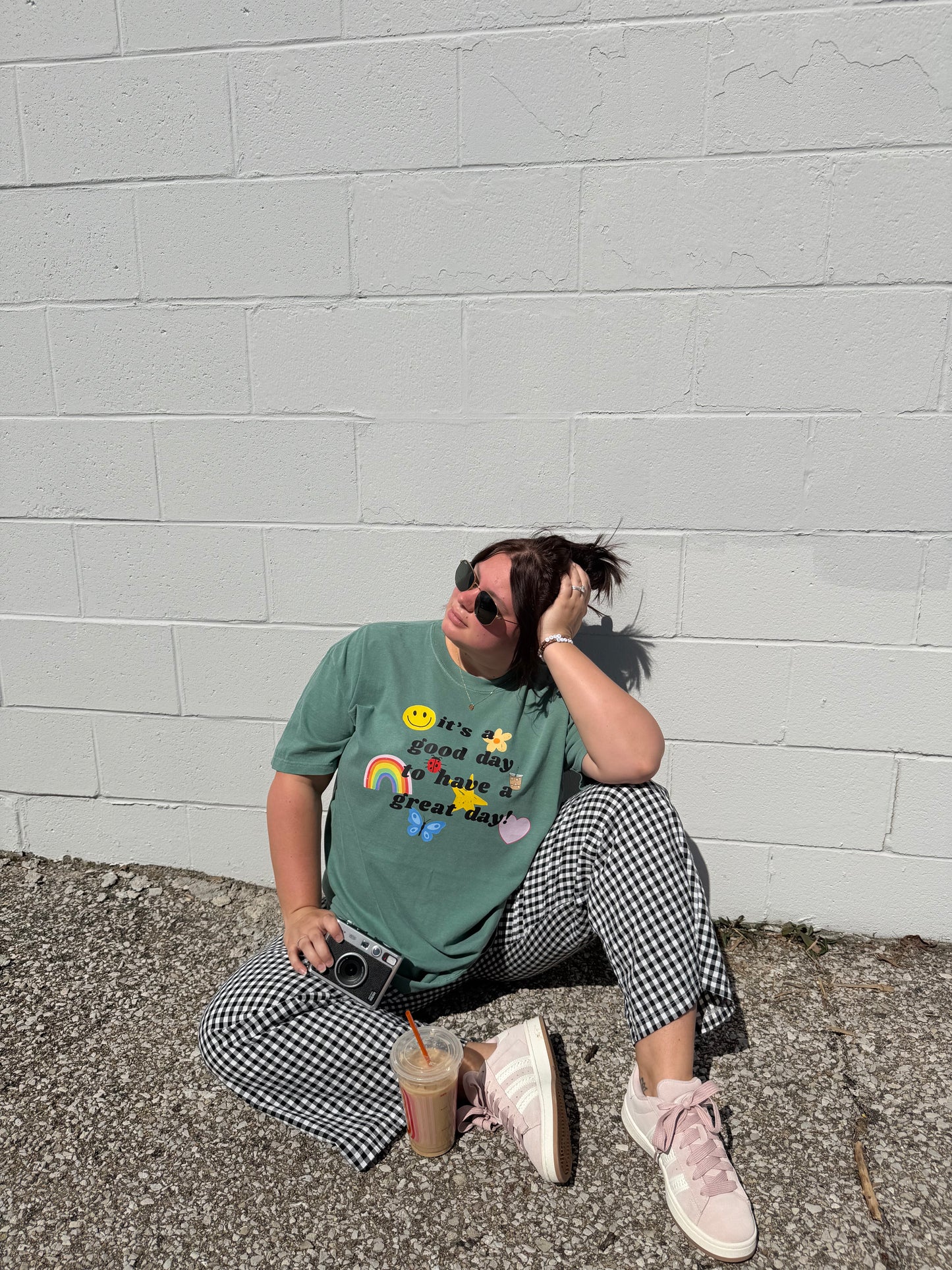it's a good day to have a great day graphic tee