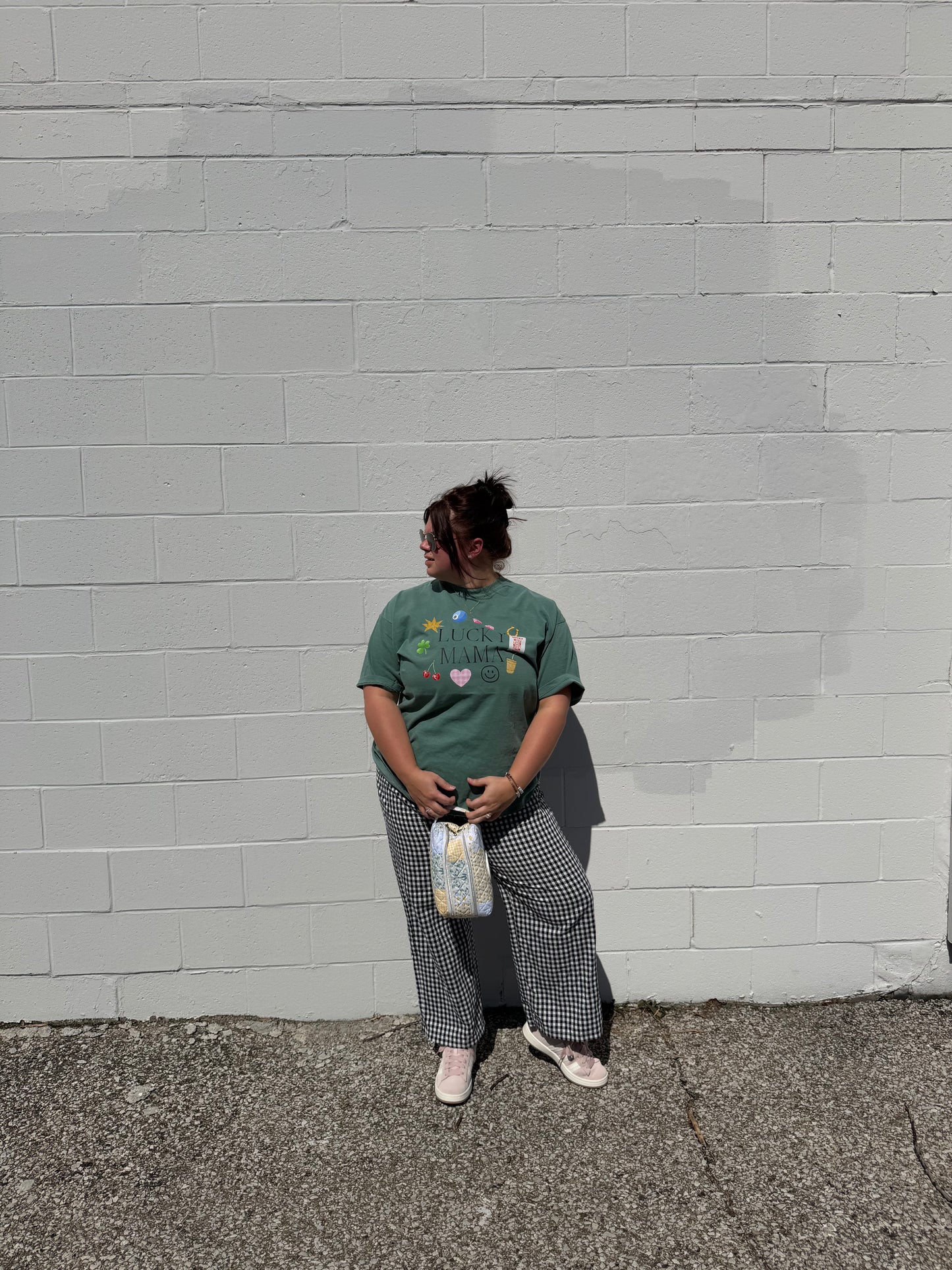 LUCKY MAMA GRAPHIC TEE